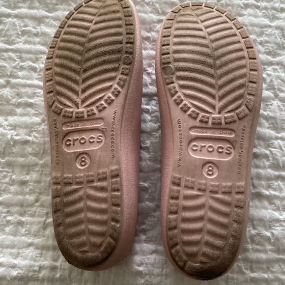 Crocs woman’s pink shoes size 8 - Picture 5 of 8